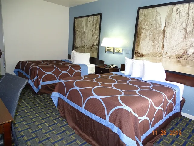 غرفة بسرير مزدوج لذوي الإعاقة، Super 8 by Wyndham Houston/Brookhollow NW 2/8