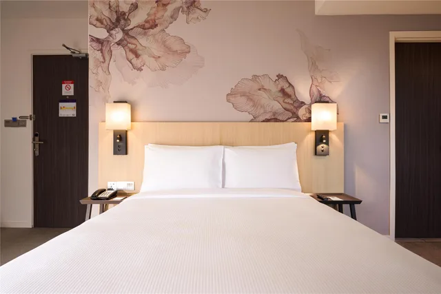 غرفة ديلوكس بسرير كوين بإطلالة، HILTON GARDEN INN KUALA LUMPUR JALAN TUANKU ABDUL RAHMAN NORTH 2/3