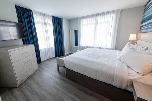 جناح ديلوكس بسرير كينج، Hotel LBI 4/7