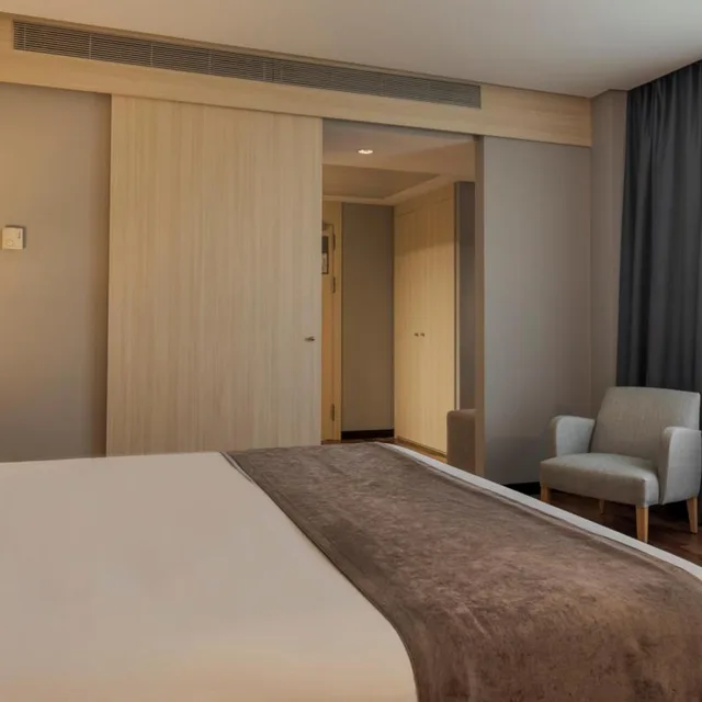 غرفة سوبيريور بسرير مزدوج أو سريرين منفصلين، Ilunion Pio Xii Hotel 5/10