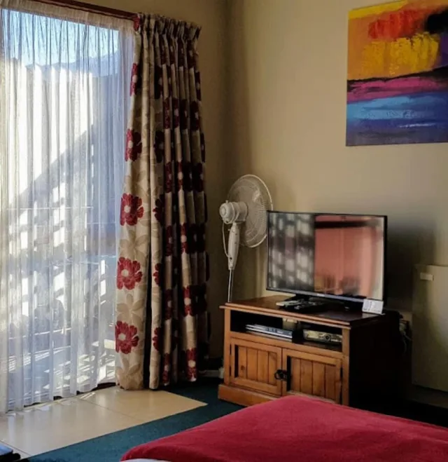 استوديو بسرير كينج وسرير فردي مفردة بسريرين منفصلين، Aspen Lodge Motel 6/10