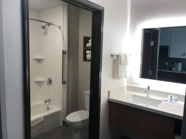 Studio, Suite, King Bed, Staybridge Suites Sioux Falls Southwest 4/4