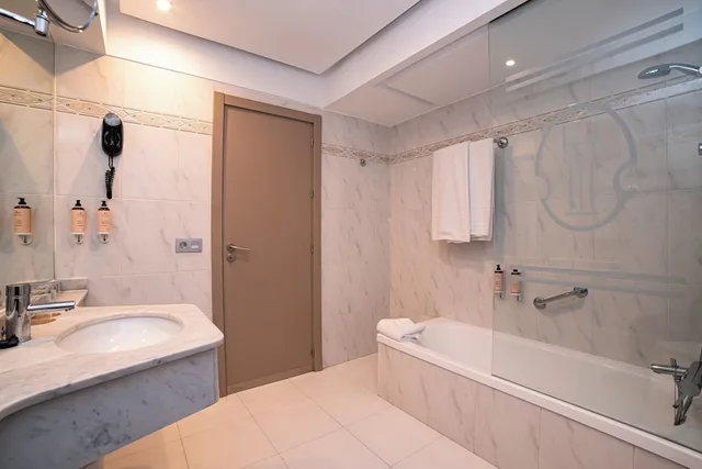 غرفة قياسية بسريرين منفصلين بإطلالة على الجبل مع أريكة، Mercure San Sebastian Monte Igueldo 7/8