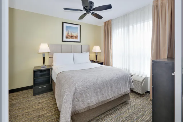 جناح بسرير كوين بغرفة نوم واحدة لذوي الإعاقة، Candlewood Suites Dallas Market Cntr-Love Field 2/3