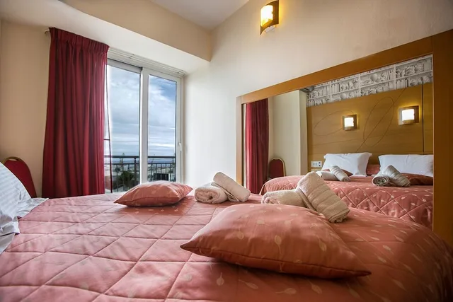 غرفة قياسية بسريرين منفصلين بإطلالة على المرفأ، Life Hotel 1/10