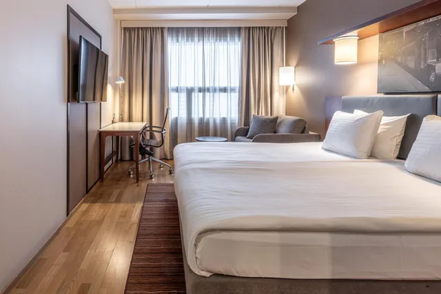 غرفة سوبيريور عائلية بسرير كينج مع أريكة، Holiday Inn Tampere Central Station 1/3