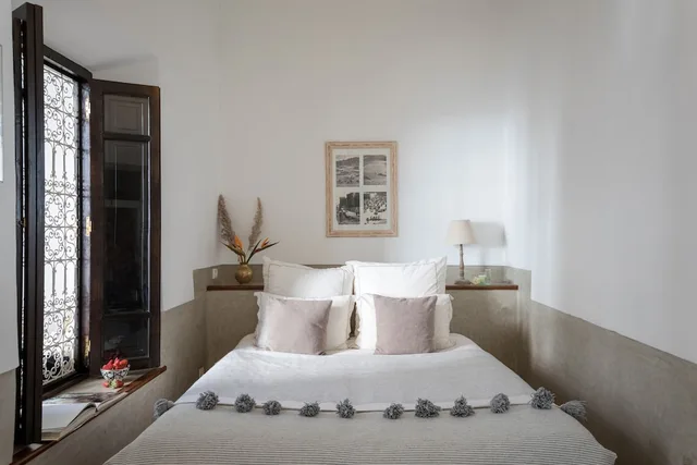 Superior, Queen Bed, Side Beach View, Riad Olema et Spa 1/2