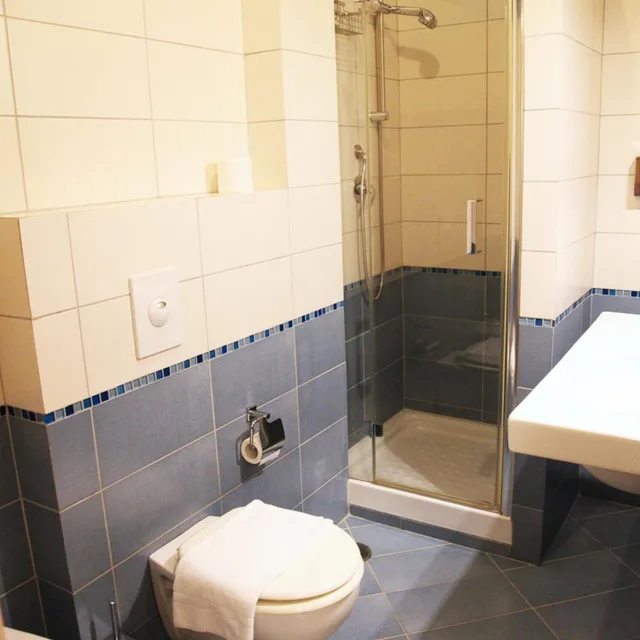 غرفة بسريرين منفصلين بحمام خاص، Hotel Sogni D Oro Airport Formerly Hotel Morgan 9/10