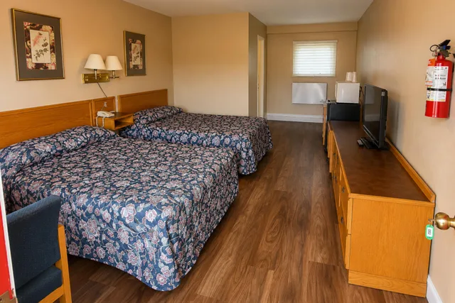 غرفة بسريرين كوين لغير المدخنين، Skyways Motel Muskoka Gravenhurst ON 11 3/6