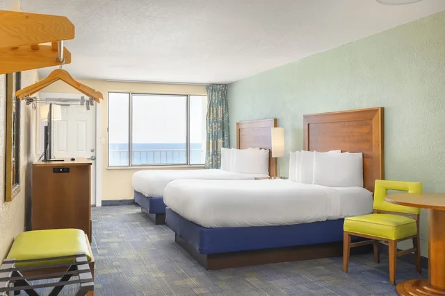 غرفة كومفورت بسريرين كوين بإطلالة على الشاطئ، Beachside Resort 4/6