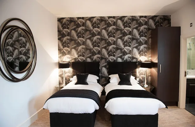 Studio, Apartment, Double Bed, The Halston 2/3