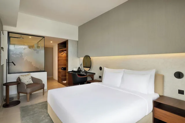 Deluxe, King Bed, Skyline View، Hotel Local Dubai at Jumeirah Village Triangle by the First Collection 3/9