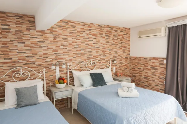 غرفة ثلاثية بشرفة، Kastro Hotel 3/8