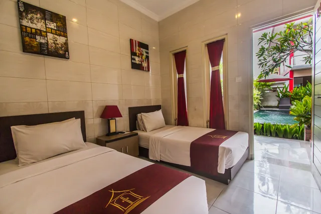 Deluxe, Twin Beds, Pool Side، Angkul Angkul Beach Inn Kuta 5/9