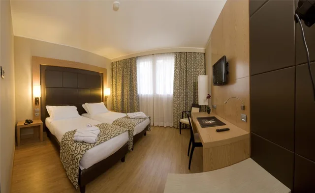 غرفة بسريرين منفصلين، Virginia Palace Hotel 2/10
