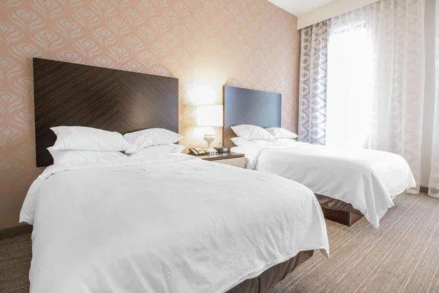 جناح بسريرين كوين مع أريكة، Embassy Suites Louisville Downtown 5/7