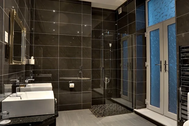 غرفة عائلية بسريرين كينج بإطلالة على الشاطئ بغرفة نوم واحدة، Halvard Hotel 2/3