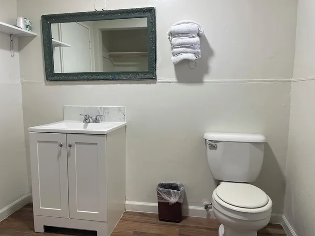 غرفة بسريرين كوين لغير المدخنين، Oak Motel Modesto CA 7/9