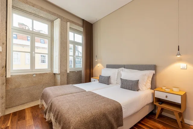 2 Bedrooms, Apartment, 1 Double and 3 Single Beds، RS Porto Historic Center 2/10
