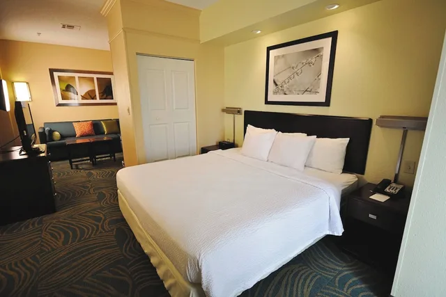 جناح بسرير كينج مع أريكة لذوي الإعاقة، Springhill Suites by Marriott Galveston 1/3