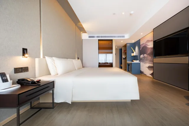 غرفة تنفيذية بسرير كينج بإطلالة على المدينة، Atour Hotel (Zhongshan North Railway Station, V - PARK plaza) 1/1