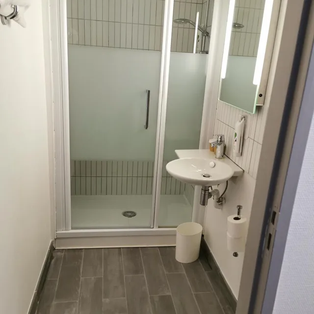 Standard, Double Bed, Train View, Ibis Styles Chambery Centre Gare 5/7