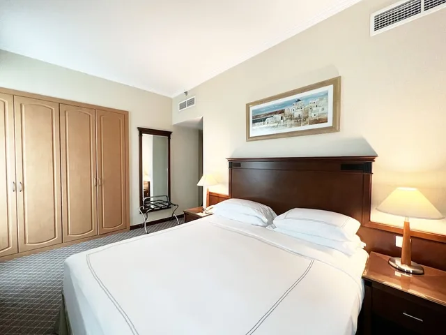 شقة بسرير كينج وسريرين منفصلين بغرفتي نوم، Swissotel Al Murooj Dubai 3/10