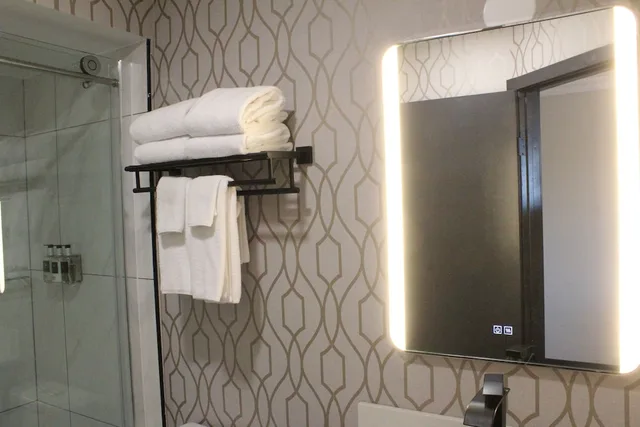 غرفة بسريرين كوين، Coast Courtenay Hotel 7/7