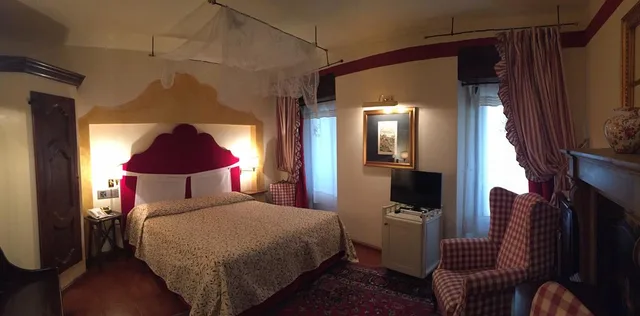 جناح جونيور، Hotel Gabbia D Apos Oro 1/1