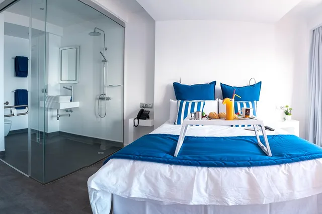 غرفة ديلوكس بسرير مزدوج بإطلالة على البحر لذوي الإعاقة، Hotel Boutique La Marquesina 2/9