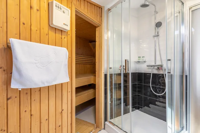 Lifestyle, Relaxation, Double Bed، Galeria Valeria Seaside Downtown - MAG Quaint & Elegant Boutique Hotels 5/7
