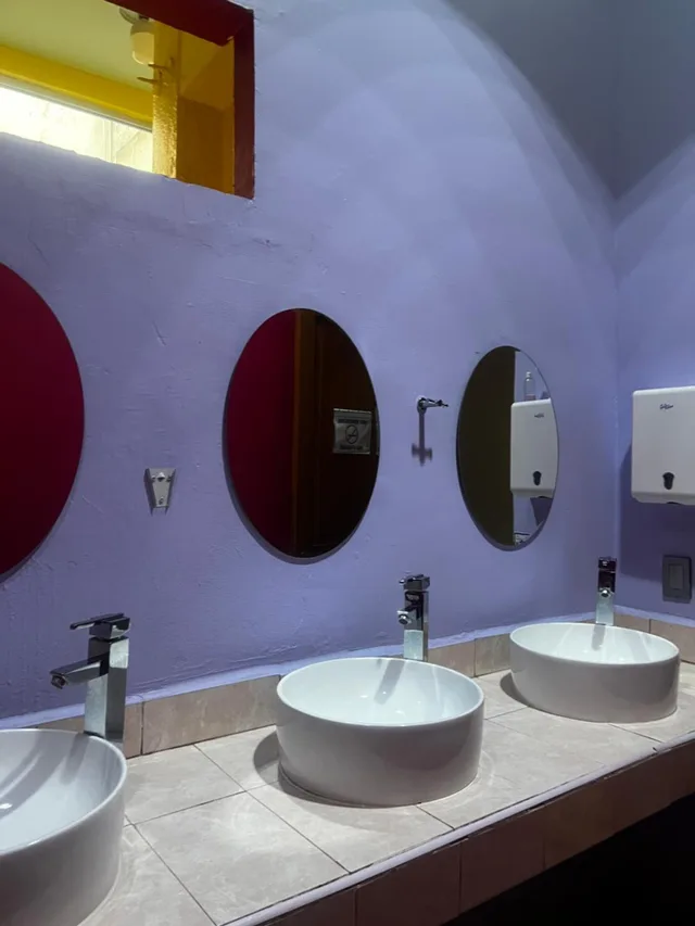 سكن مشترك مختلط بثمانية أسرّة، Hostal Amigo 1/2