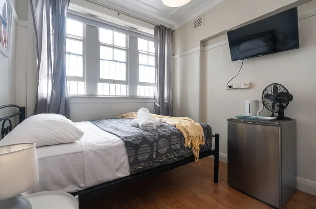 غرفة بسرير مزدوج بحمام مشترك، Highfield Hotel 1/8