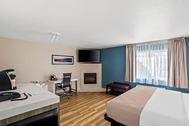 جناح بسرير كينج بحوض جاكوزي، Quality Inn Port Orchard, WA 7/10