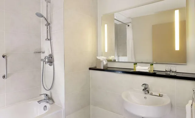 Plus, Deluxe, Double Bed، DoubleTree by Hilton London Angel Kings Cross 5/9