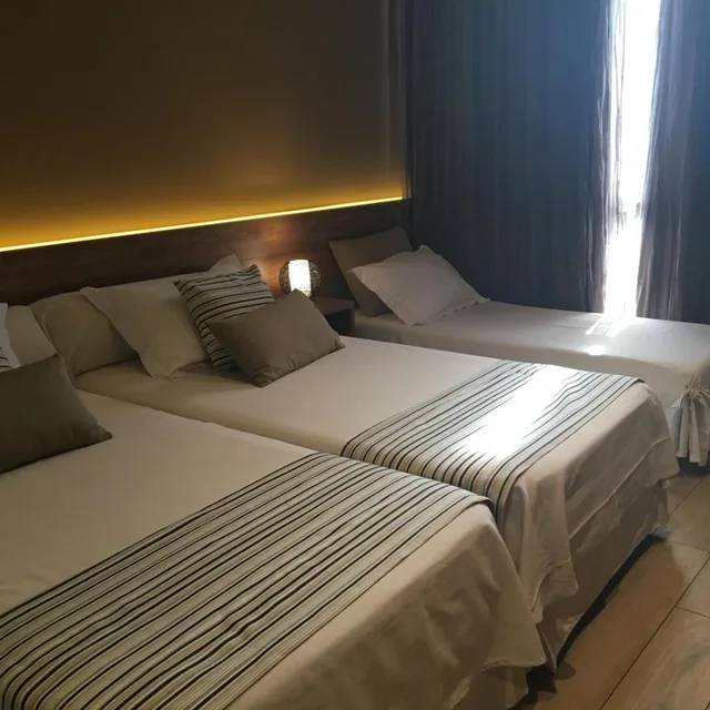 غرفة كومفورت ثلاثية، Hotel Venta Baños 1/5
