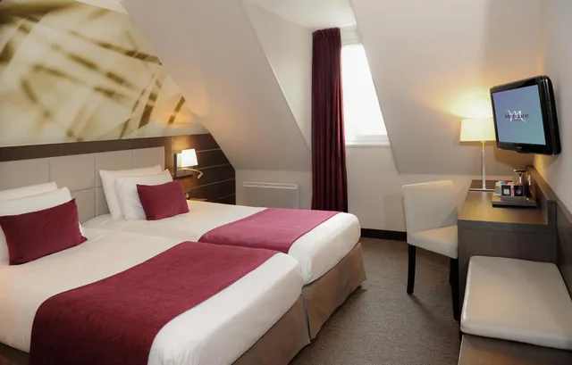 غرفة قياسية بسريرين منفصلين، Hotel Mercure Omaha Beach 1/10