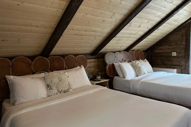 غرفة بسريرين كوين مع أريكة، Paradise Village Hotel 3/7