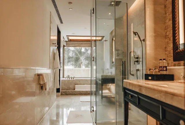 Lagoon, Guest Room, King Bed, Lagoon View, Balcony, Pool Access, The St Regis Sanya Yalong Bay Resort 3/4