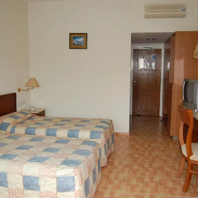 غرفة بسرير مزدوج أو سريرين منفصلين، M. Moniatis Hotel 9/10