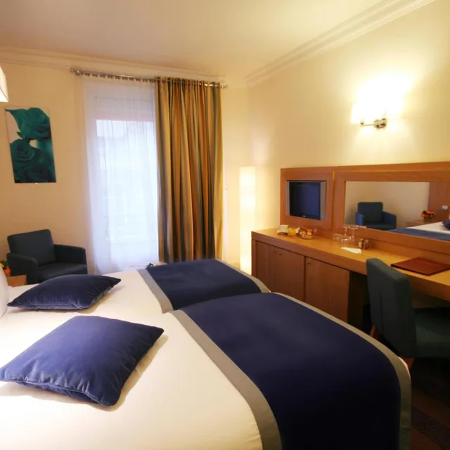 غرفة سوبيريور بسرير كينج، Westside Arc de Triomphe Hotel Ex Hotel Waldorf Arc de Triomphe 2/8