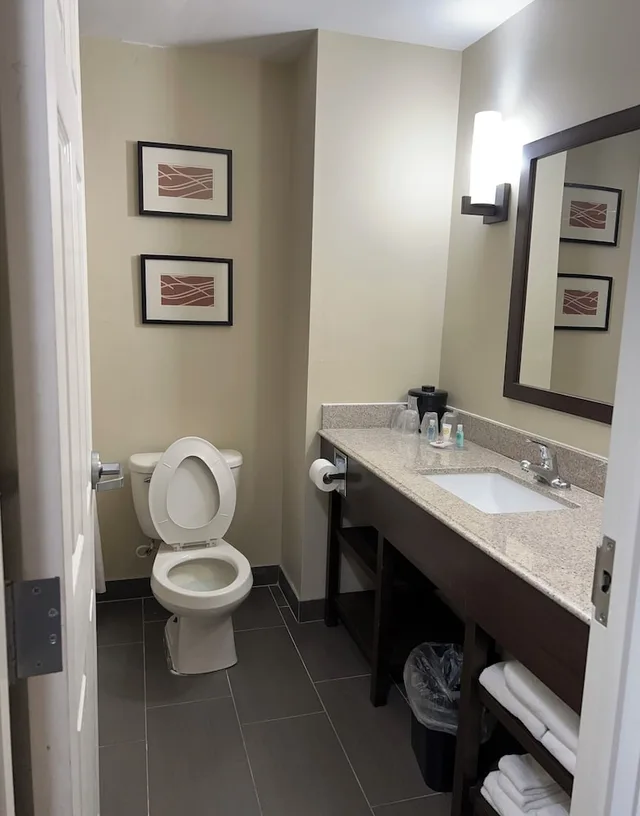 غرفة ديلوكس بسريرين كوين، Days Inn & Suites by Wyndham Manheim Lebanon 2/2