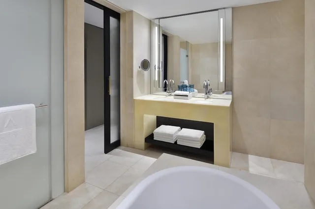 غرفة كلوب بريميير بسريرين منفصلين بإطلالة على المدينة، Kempinski Central Avenue Dubai 2/6