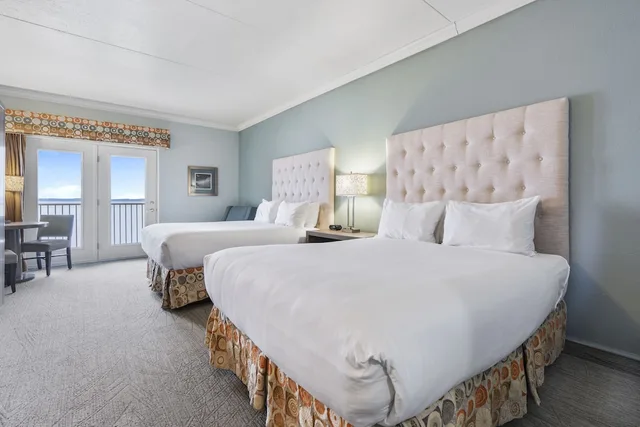 Room, 2 Queen Beds, Bay View, Kitchenette، Cherry Tree Inn & Suites 1/6