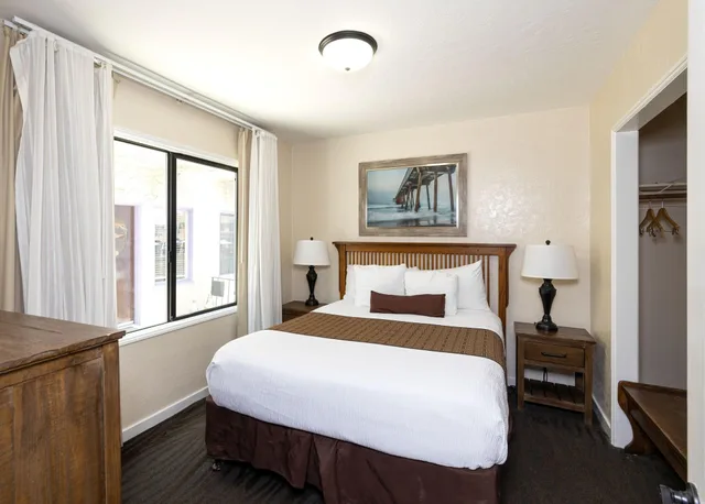 جناح، Capitola Venetian Hotel 2/8