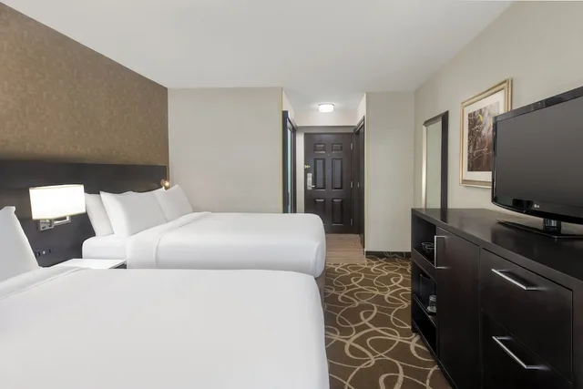 غرفة قياسية بسرير فردي، Crowne Plaza Kitchener Waterloo 3/9