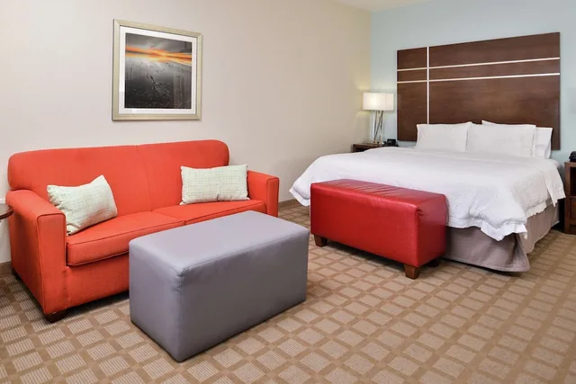 Room, King Bed, Sofa, Accessible, Hampton Inn & Suites Hutto Austin 2/6