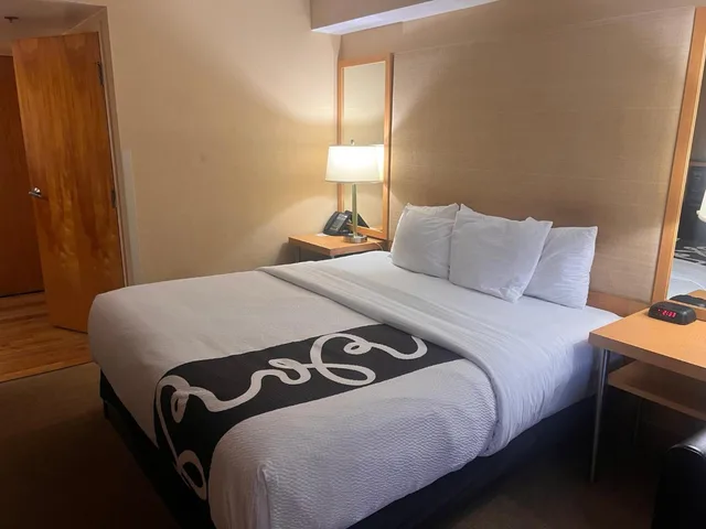 Executive, King Bed, Sofa, La Quinta Inn Suites By Wyndham West Palm Beach Airport 4/7