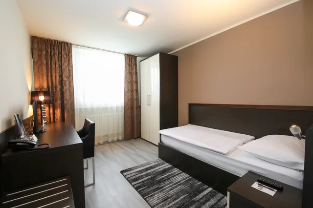 غرفة سوبيريور مفردة، Hotel Evropa Celje 1/8