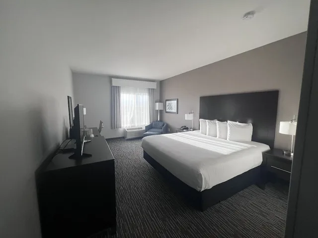 غرفة بسرير كينج، Wingate By Wyndham Loveland Johnstown 7/8